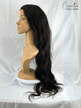 Peluca de Cabello Virgen Ondulado – HD Lace Frontal, Pre-Estilizada, Sin Pegamento, 28” Natural